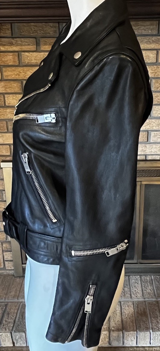 Giacca moto Saint Laurent in pelle nera con anello a D taglia 40