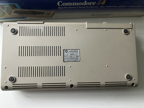 Commodore 64 micro computer breadbin boxed - spares/repair RAM issue - Picture 9 of 18