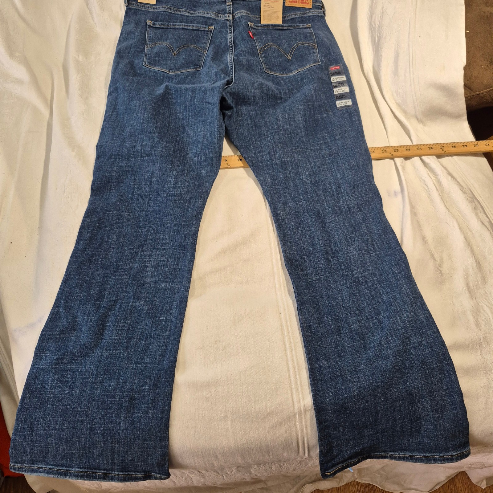 NWT LEVIS JEANS CLASSIC BOOTCUT SIZE 16 MEDIUM 33x32 BLUE thumbnail 18