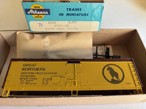KIT DE REFRIGERADOR ATHEARN #5216 ESCALA HO GREAT NORTH WESTERN FRUIT EXPRESS 40 pies nuevo en caja | Zustand: Used