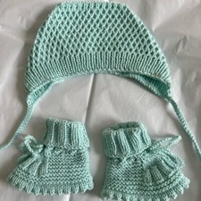 Hand Knitted Soft Cotton Baby Bonnet and Socks 0-5mo .