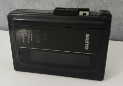 SANYO M1018 AUDIO RECORDER WALKMAN MUSIKKASSETTE PLAYER M 1018 VINTAGE