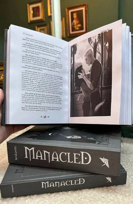 Manacled Hardc- Deluxe 3-Volume Edition with Illustrations - Senlinyu