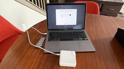 Apple MacBook Air 13.3'' 2020   Core i5 1.1GHz, 16GB RAM, 256GB SSD (MVH22LL/A)