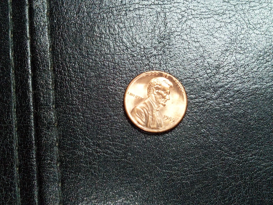 Mint Error Uncirculated Coin Lincoln 1c Penny Broad Strike mint Error - Image 2 of 4