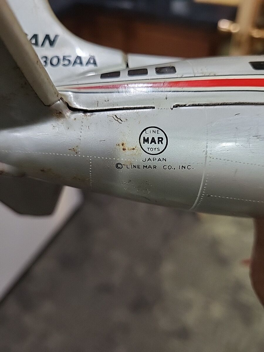 Line Mar Toys AMERICAN AIRLINES Battery Powered Tin Friction