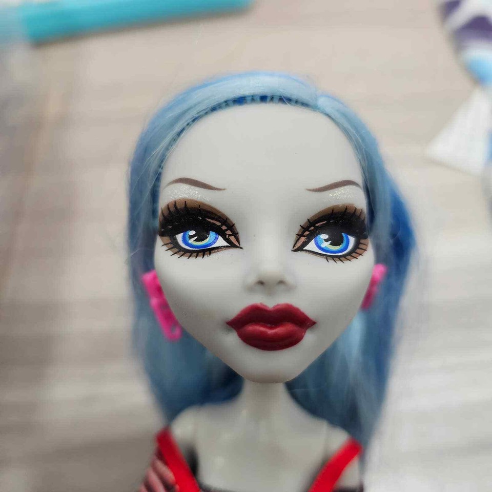 Monster High Doll First Wave Ghoulia Yelps Doll LOOSE LEGS 2008 NO