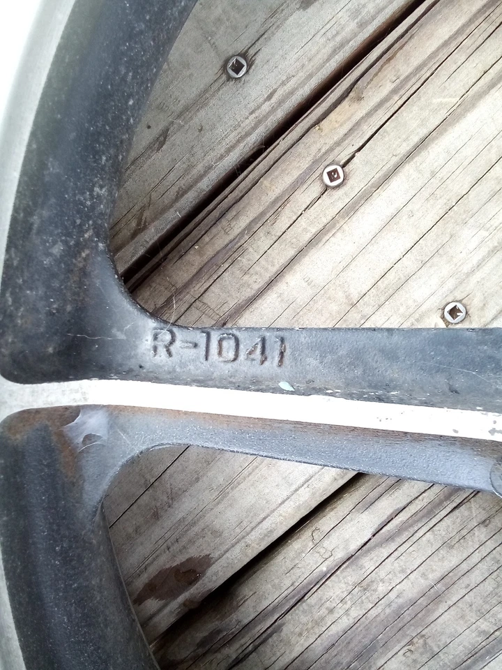 Llanta delantera Kawasaki LTD 250 Foto 4 de 4