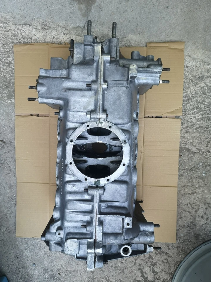 Monoblocco/Carter Porsche 911 SC 3.0 Tipo 930/03   Danneggiato Da Arredamento Foto 2 de 4