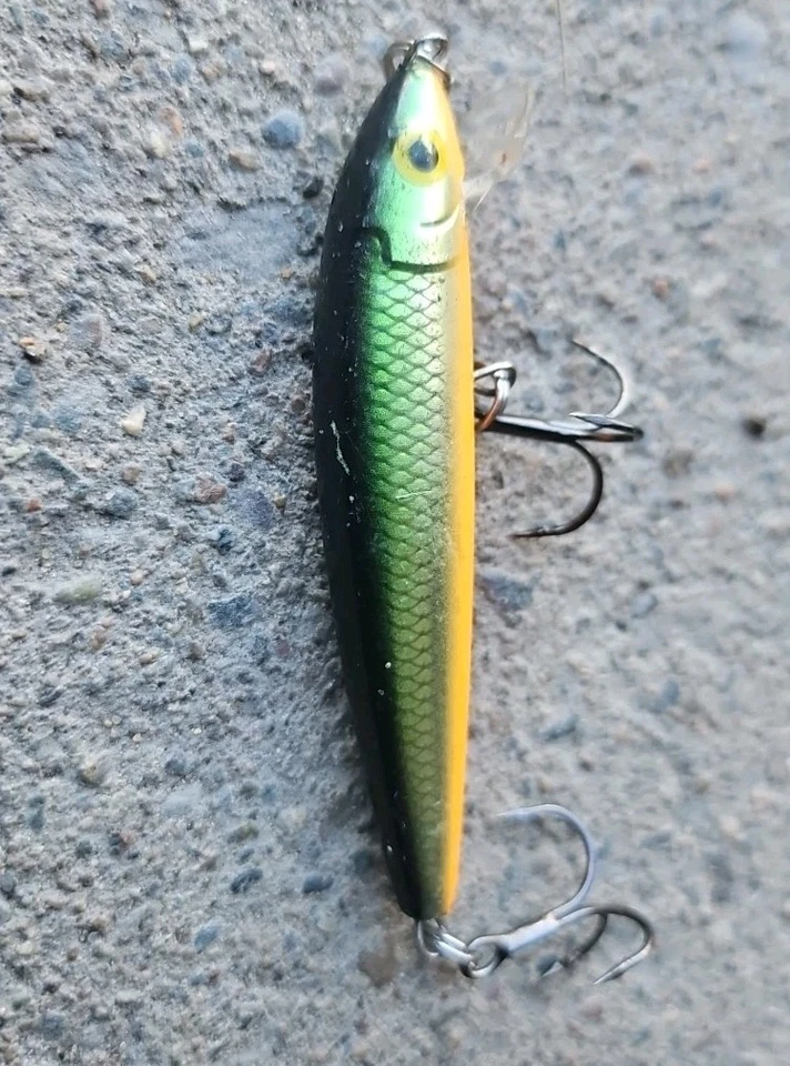 Fisherman Special Order Tackle House Rolling Bait Lure - Image 3 of 3