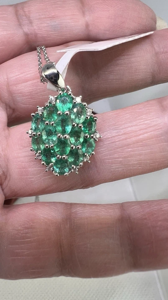 Genuine Natural Stunning Eye Clean Emerald 2.37ct Pendant With Chain Woman Gift - Image 4 of 4