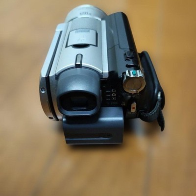 SONY Handycam DCR-SR100 Silver Camcorder Video Camera 10x Zoom