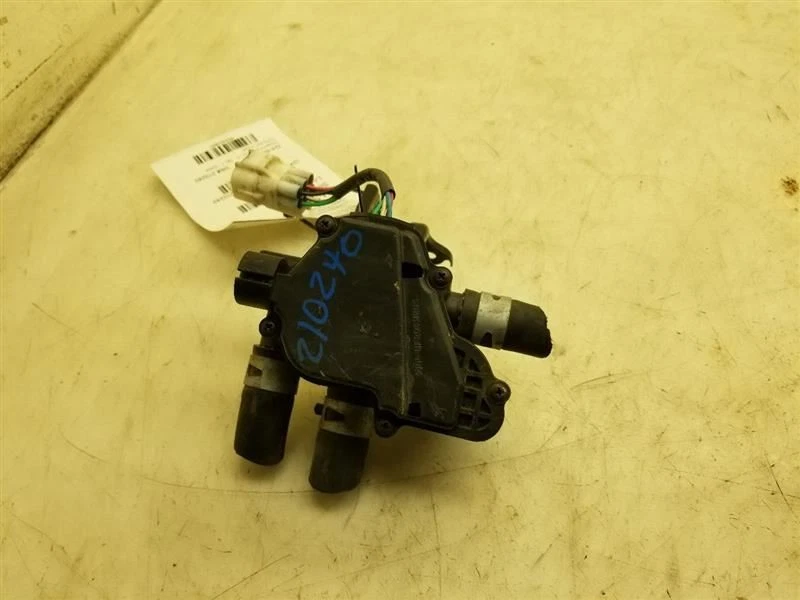 06-09 TOYOTA PRIUS 1,5 L TRACCIÓN DELANTERA A BOMBA DE REFRIGERANTE  Foto 2 de 4