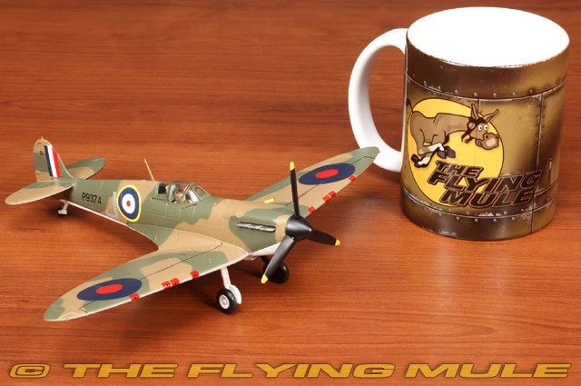 Hobby Master 1:48 Spitfire Mk I RAF No.92 Sqn Peter Cazenove P9374 - Image 4 of 4