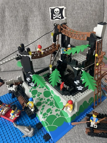 Vintage Lego Pirates 6273 Rock Island Refuge Set 100% COMPLETE