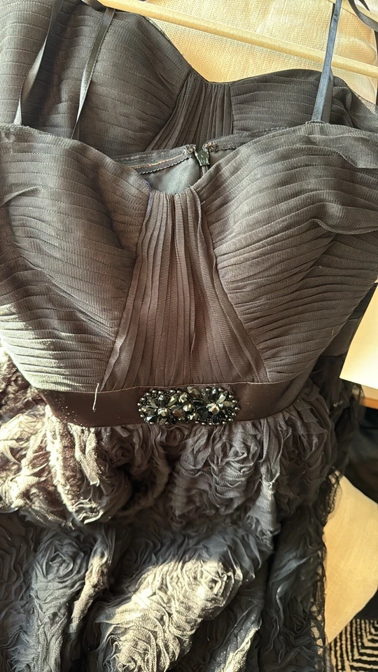 Adrianna Papell Black Pleat Bodice Rosette Black Gown Ballgown Strapless Size 4 - Image 4 of 4