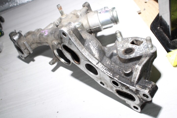 2003 - 2006 Acura MDX 19410-RDJ-A01 thermostat housing water