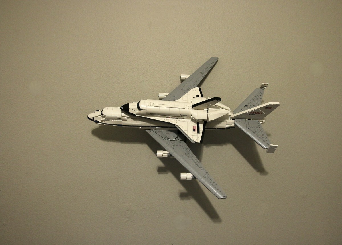 Ultimate Display Solutions wall mount for Lego 10360 Shuttle Carrier  Aircraft