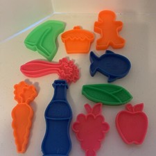 Vtg 1972 Mattel Play Kitchen Food TuffStuff Cart 10 Piece Carrot Grapes Muffin