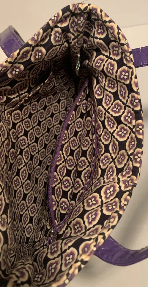 Cartera de Mano Pequeña Vera Bradley Cha Cha con Volantes Simplemente Violeta Púrpura Paisley Foto 4 de 4