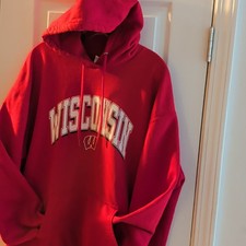 Port Company Wisconsin Badgers Red Pullover Hoodie Sweatshirt Size XL