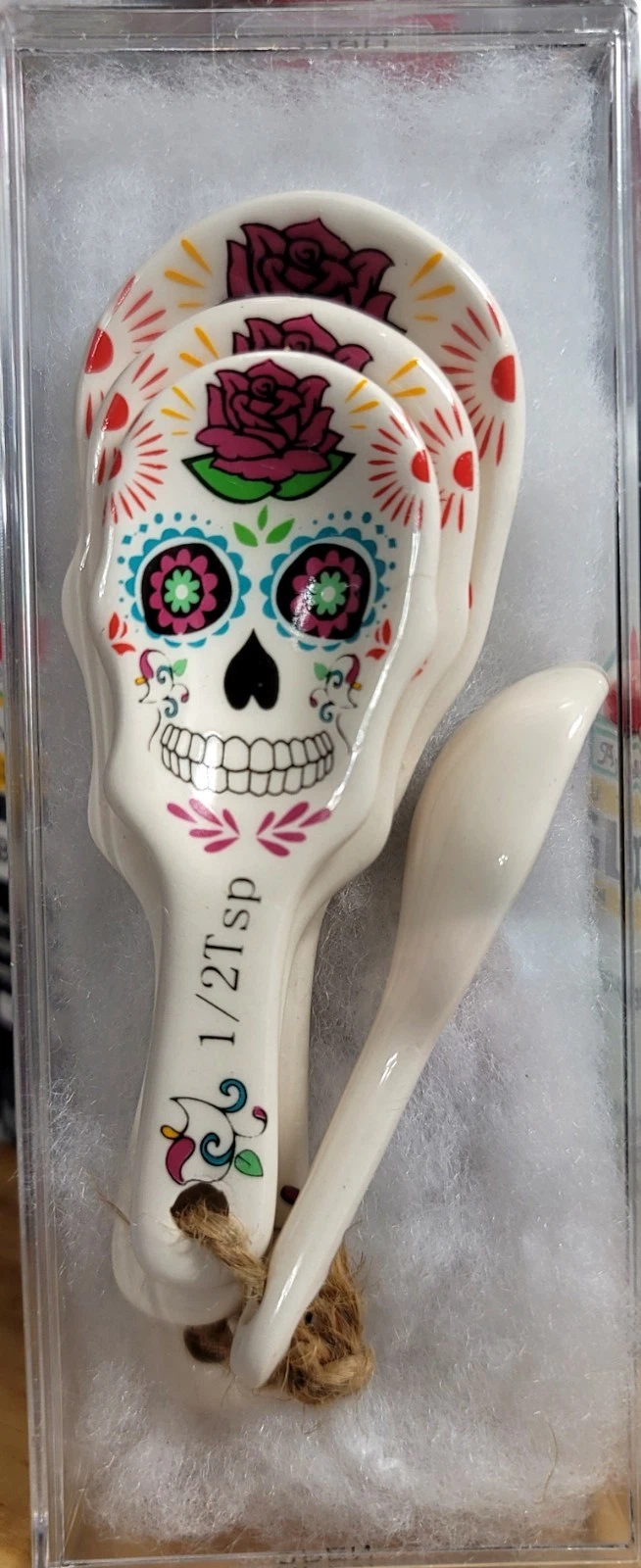 Rare Day of the Dead Sugar Skull w/Rose Measuring Spoons Nested Set/4 NWT, Boxed
Opens in a new wind