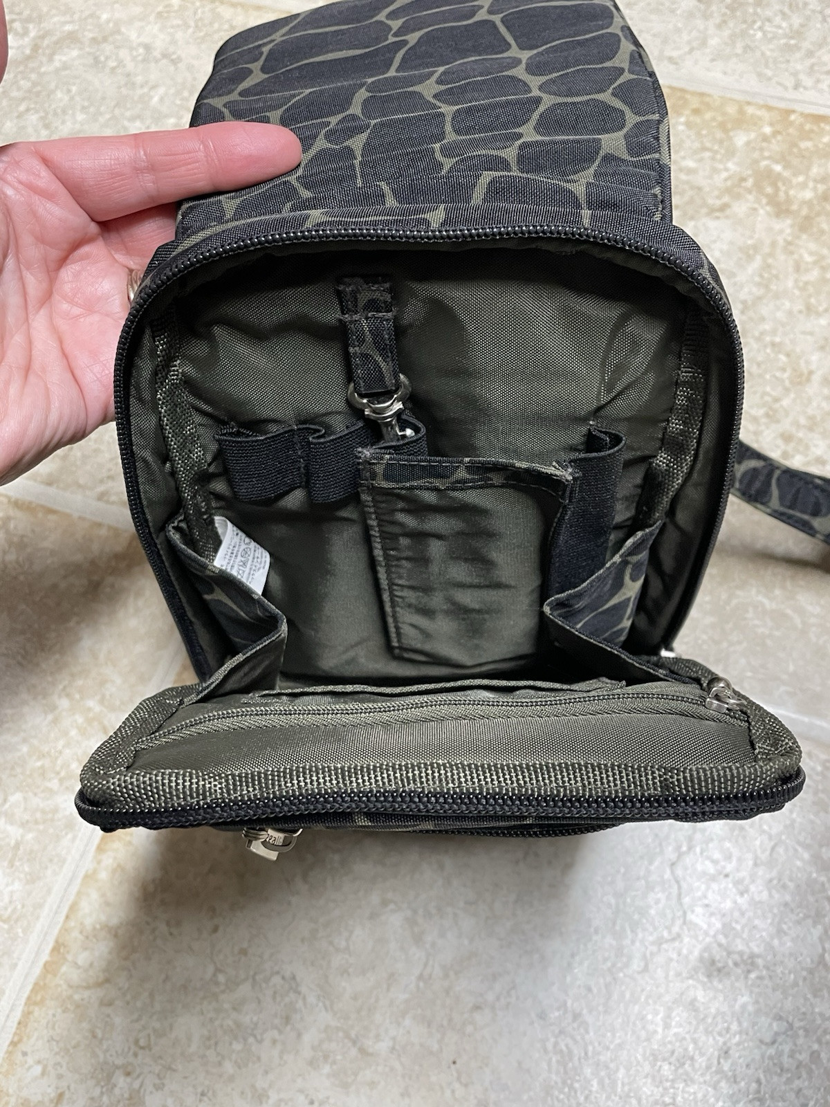 Baggallini Multi Function Crossbody Bag Organizer… - image 4