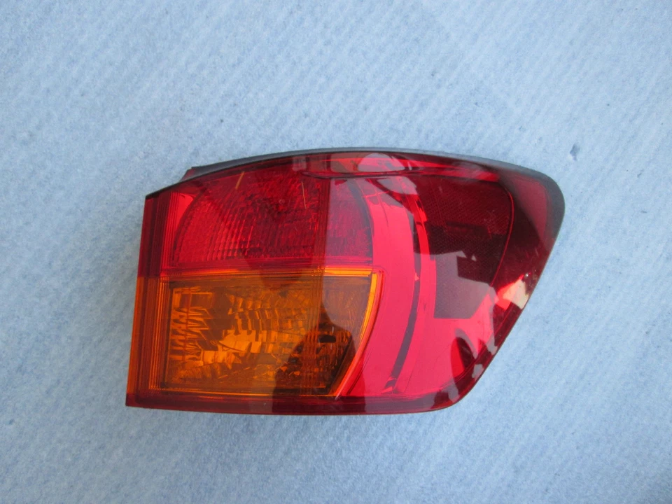 LUZ TRASERA LEXUS IS250 IS350 SEDÁN OEM DE FÁBRICA 2006 2007 2008 Foto 2 de 4