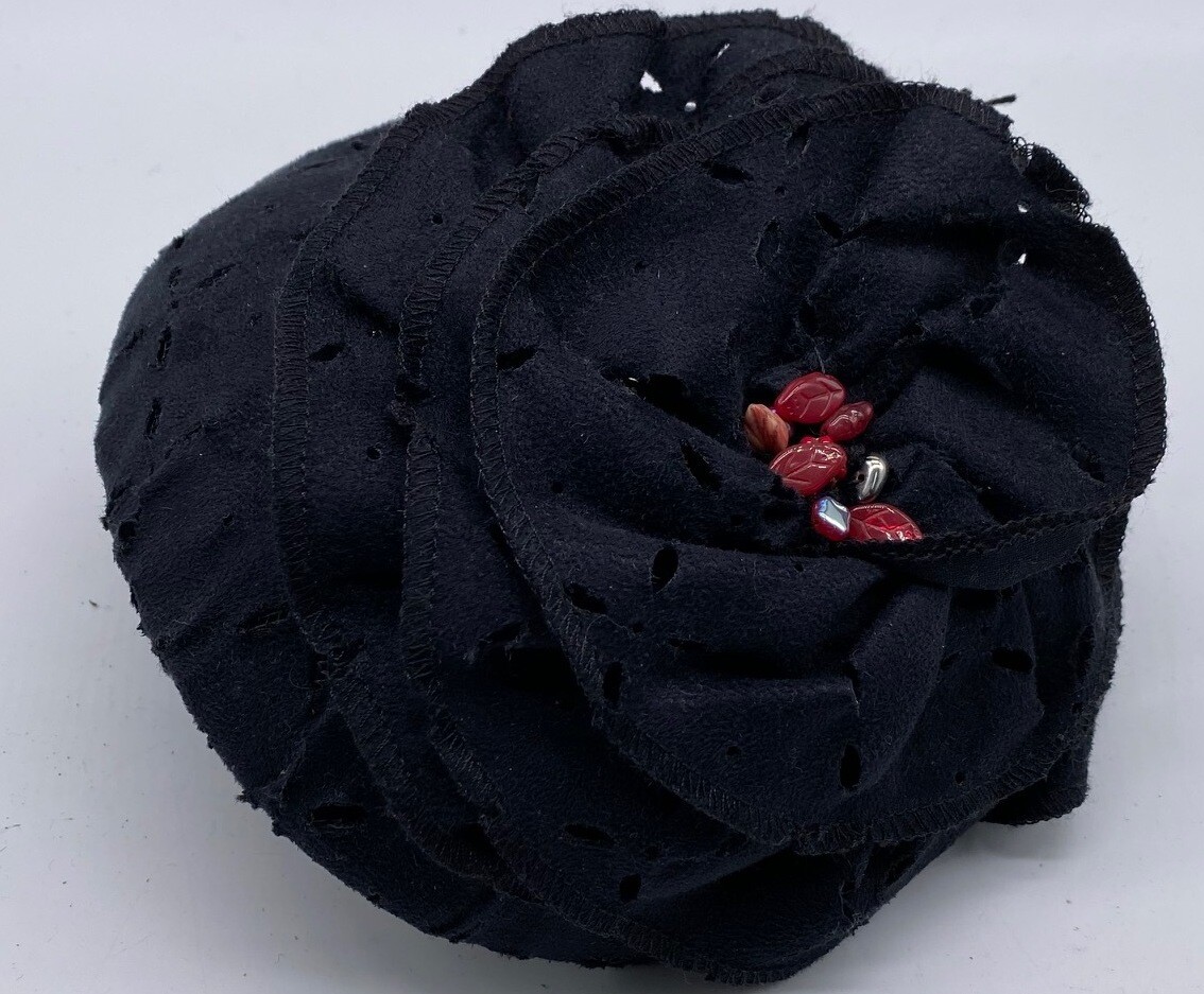 Frank Olive for Gabriel Amar black felt eyelet fascinator w  display picture 2