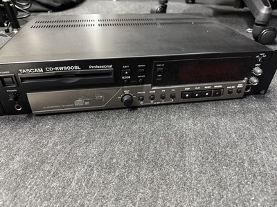 TASCAM CD-RW900SL No playback problems CD may not be ejected Junk 