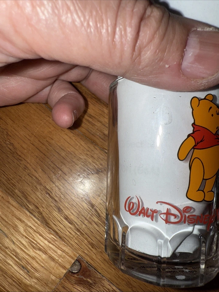2 Walt Disney World Souvenir Mini 'Taza de Cerveza' Shot Glass ARC Francia Pooh & Tigger Foto 4 de 4