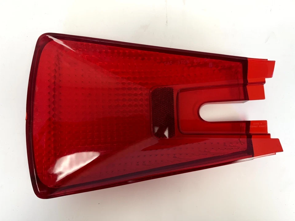 Dodge Monaco 1965 luz trasera izquierda del lado del conductor lámpara lente roja 2584884 nuevo en stock Foto 3 de 4