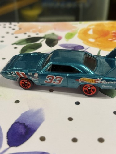2012 Hot Wheels Plymouth Superbird Racing #33 auto pressofusa scala 1:64 - blu - Foto 5 di 6