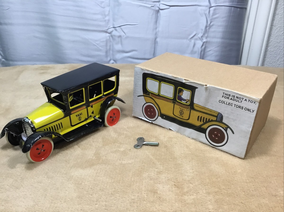 1929 Rare Collectors Only Paya Classic Yellow Taxi Tin Wind-Up Toy
