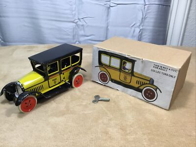 1929 Rare Collectors Only Paya Classic Yellow Taxi Tin Wind-Up Toy