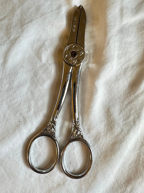 Vintage WISS Flower Shears  Floral Scissors Gardening Stem Cutter USA FH 4