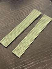 new-patek-philippe-aquanaut-19mm-x-16mm-green-rubber-band-strap