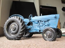 ERTL Ford 4000 Blue Farm Tractor Diecast Toy Vintage Made in USA Dyersville Iowa