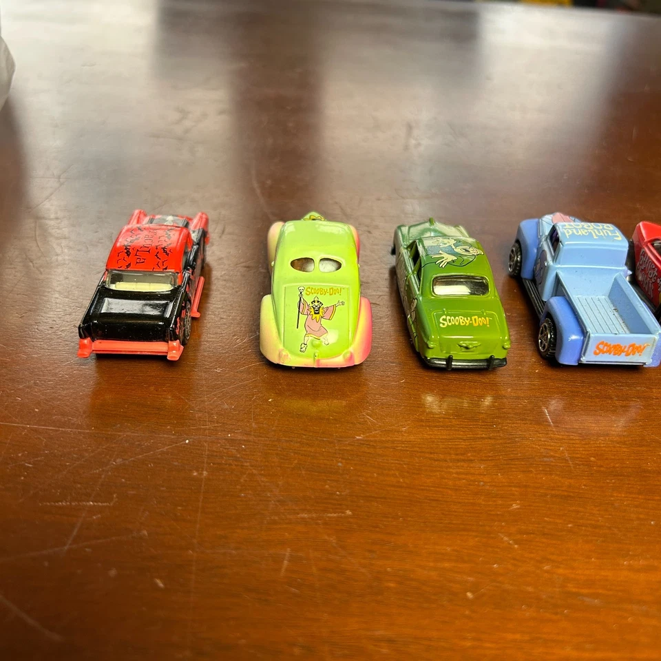 Lot of 5 Racing Champions Cars Cartoon Network Scooby-Doo 1:64 Diecast Cars - Image 3 of 4