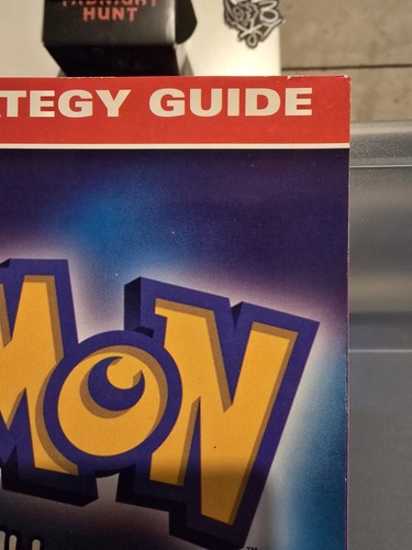 MINTY! RARE! Pokemon Blue Prima Official Strategy Guide Book Covers Red & Blue - Picture 10 of 12