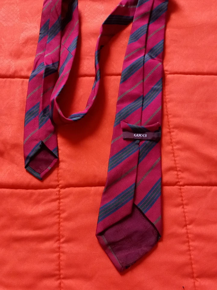 Gucci TIE Multicolor 100% Seda Hecho en Italia. Con detalles  Foto 2 de 4