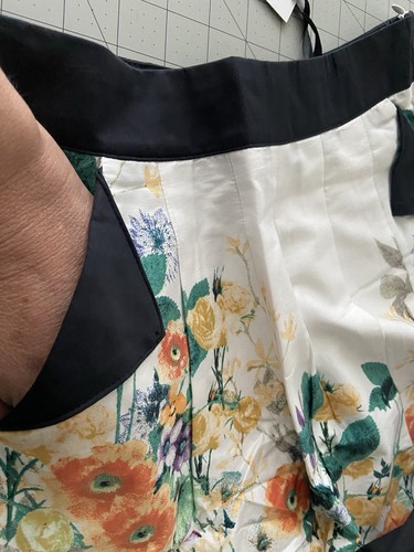 SAMPLE SALE S FROCK SHOP Retro Floral Polkadot Pleated Skirt w Pockets White - Picture 6 of 6