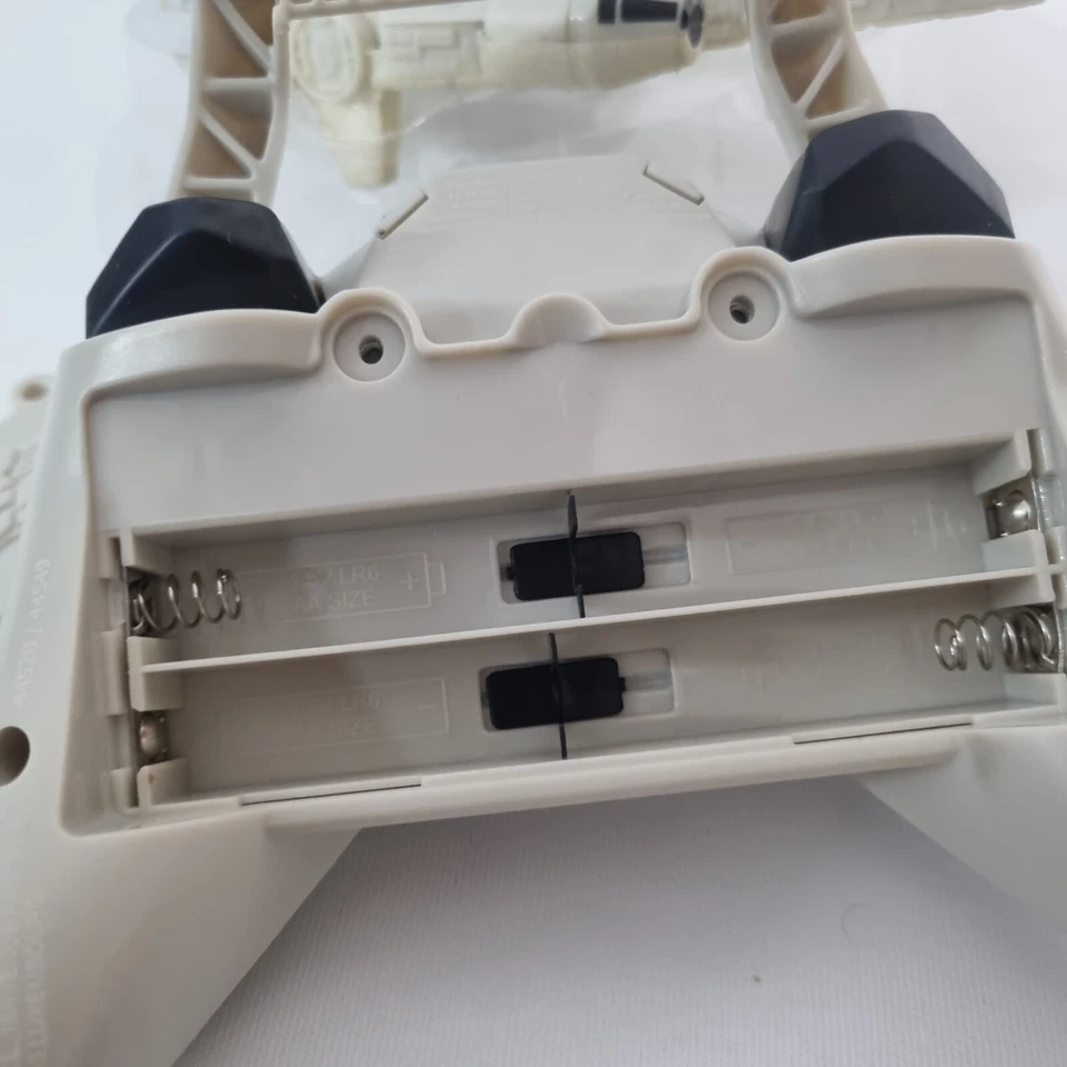 Air Hogs Star Wars Millennium Falcon RC Millennium Falcon Ship Quad Propellers - Image 4 of 4