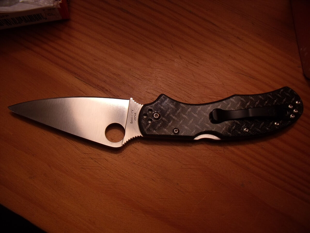 Spyderco Sprint R Nishijin Rare, Discontinued Ethnic series Spyderco Sprint R Nishijin Rare, Discontinued Ethnic series