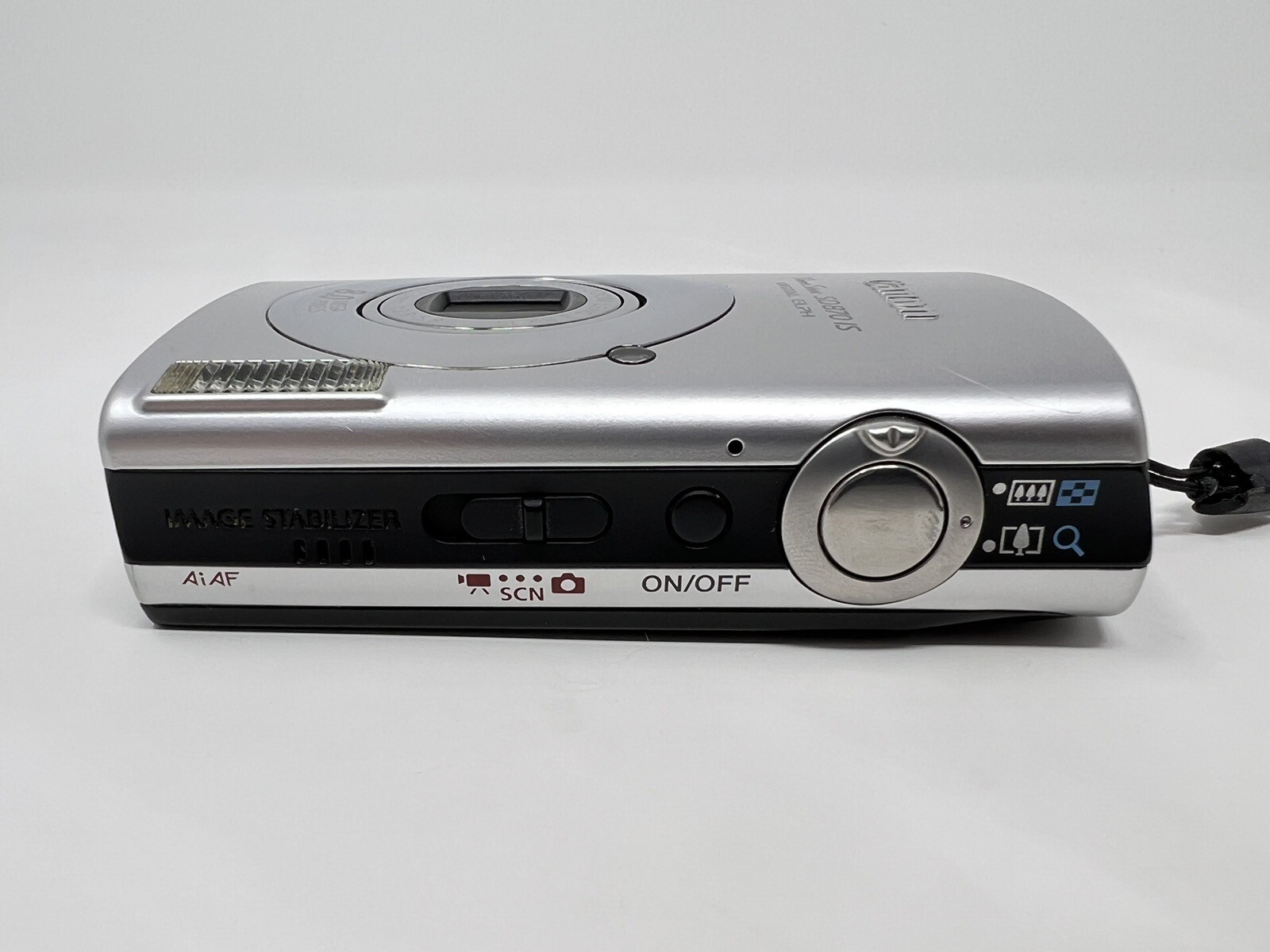 Canon PowerShot Elph SD870 IS 8MP Digital Camera W/ Battery & 8GB SD