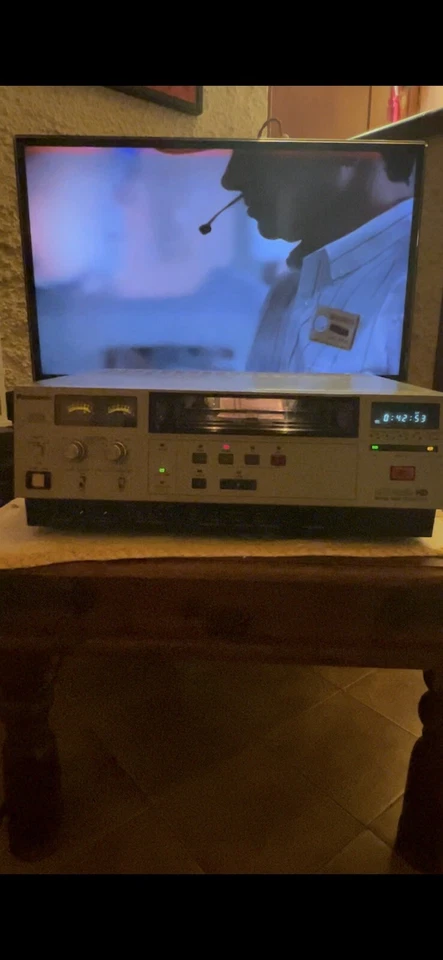 VIDEOREGISTRATORE VHS PROFESSIONALE PANASONIC AG-6810S + cavo Video - Immagine 2 di 4