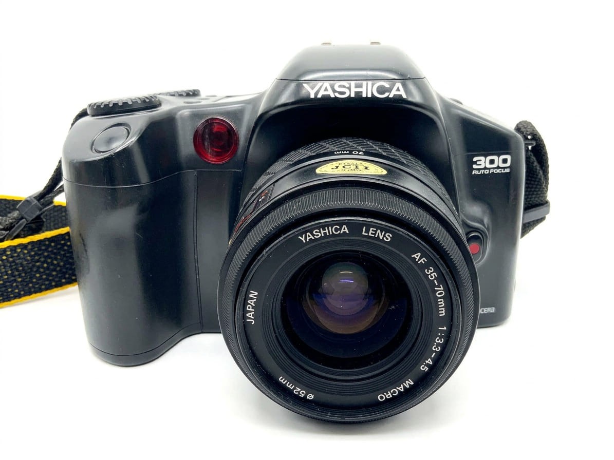 Yashica 300AF con obiettivo 35mm f/3.3-4.5