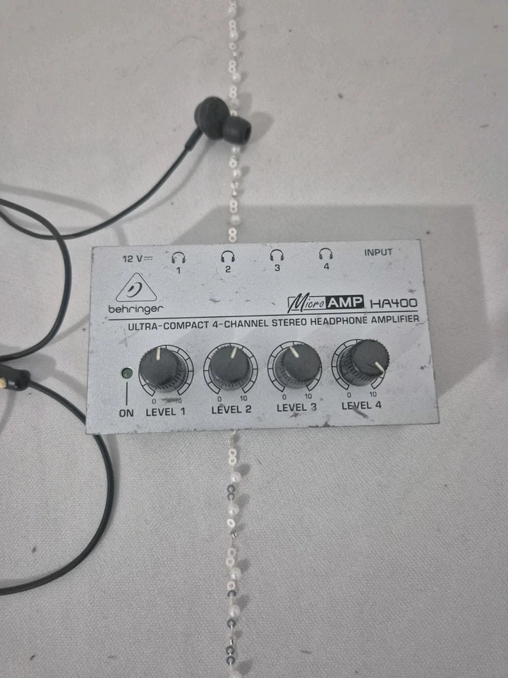 Behringer MICROAMP HA400 Ultra-Compact 4 Channel Stereo Headphone Amplifier - Image 2 of 4