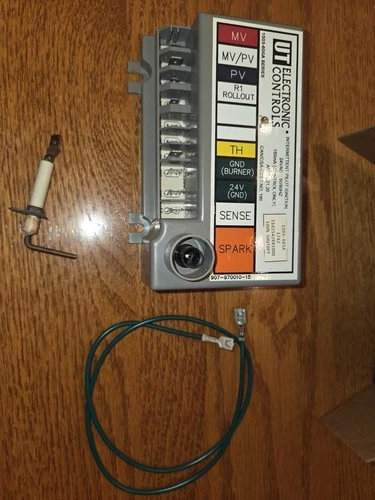UT ELECTRONIC CONTROLS 1003-665A Intermittent Pilot Ignition 600A used S10254268