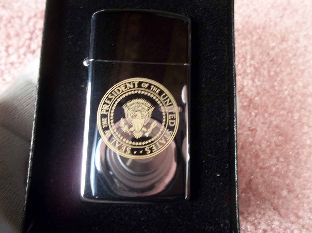 RARE ZIPPO RONALD REAGAN PRESIDENTIAL SEAL SLIM LINE LIGHTER